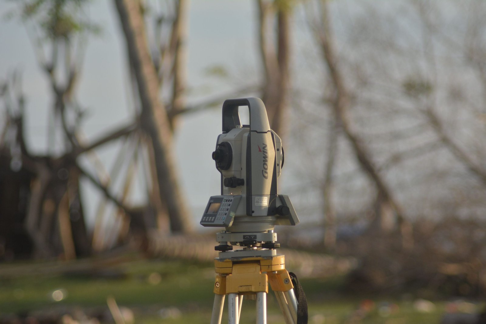 رفع مساحي بجهاز Total Station